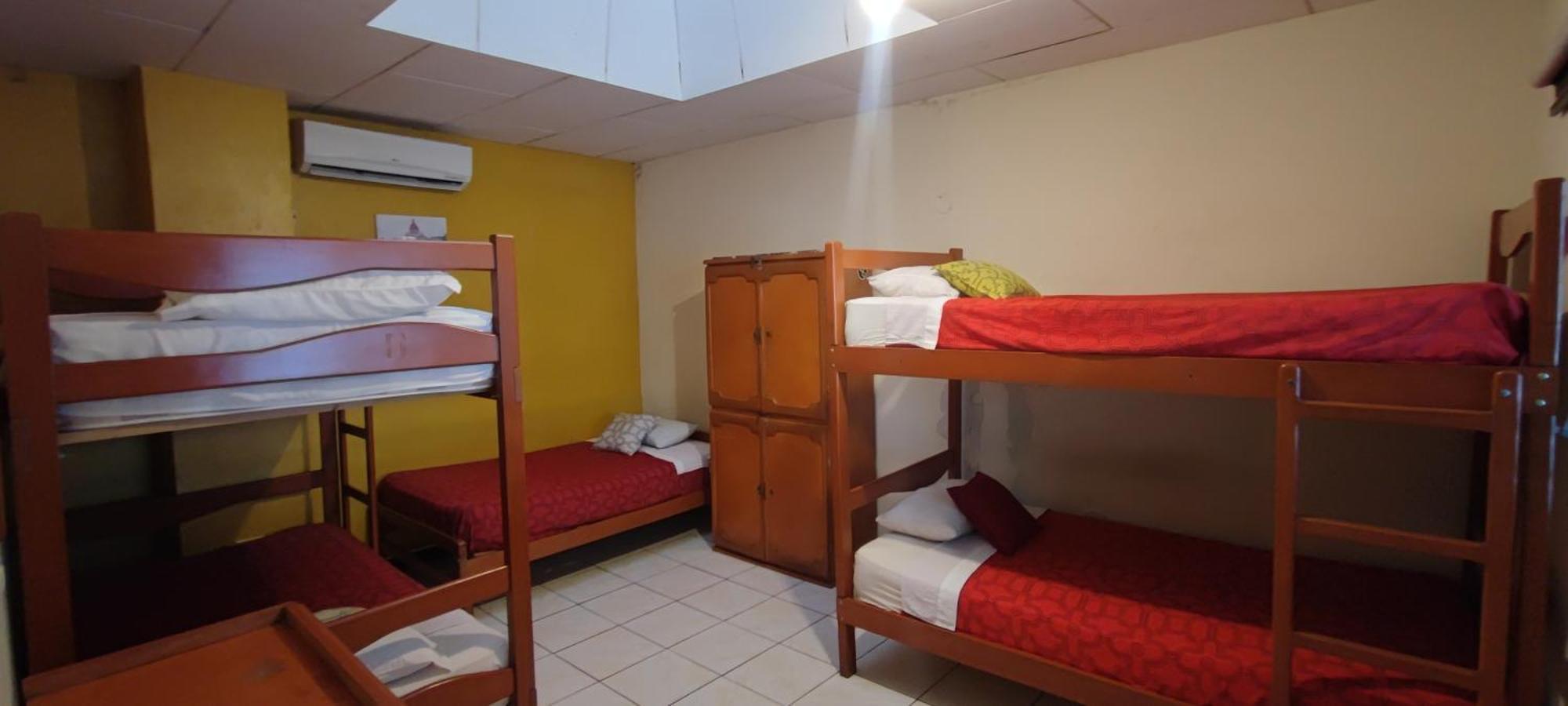 Flying Dog Hostel Iquitos Esterno foto