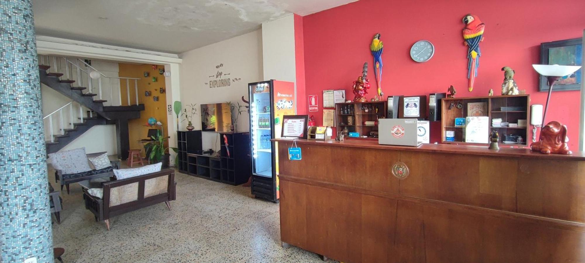 Flying Dog Hostel Iquitos Esterno foto