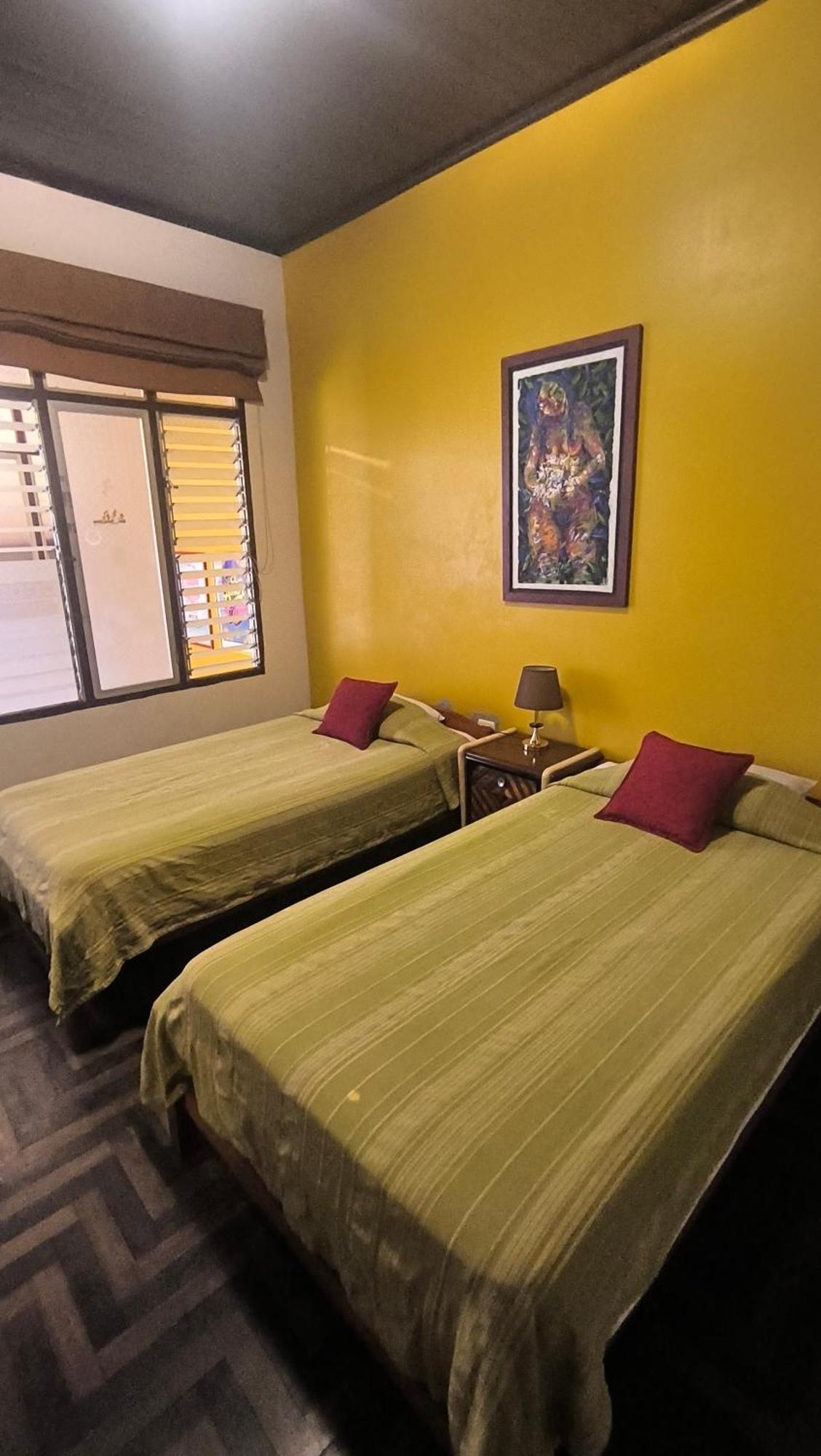 Flying Dog Hostel Iquitos Esterno foto