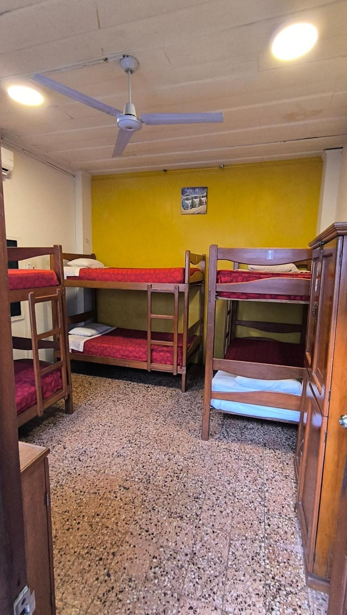 Flying Dog Hostel Iquitos Esterno foto